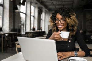 Comment bien s’organiser pour suivre un cours en ligne au Sénégal ?